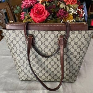 Auth GUCCI Monogram tote made in Italy